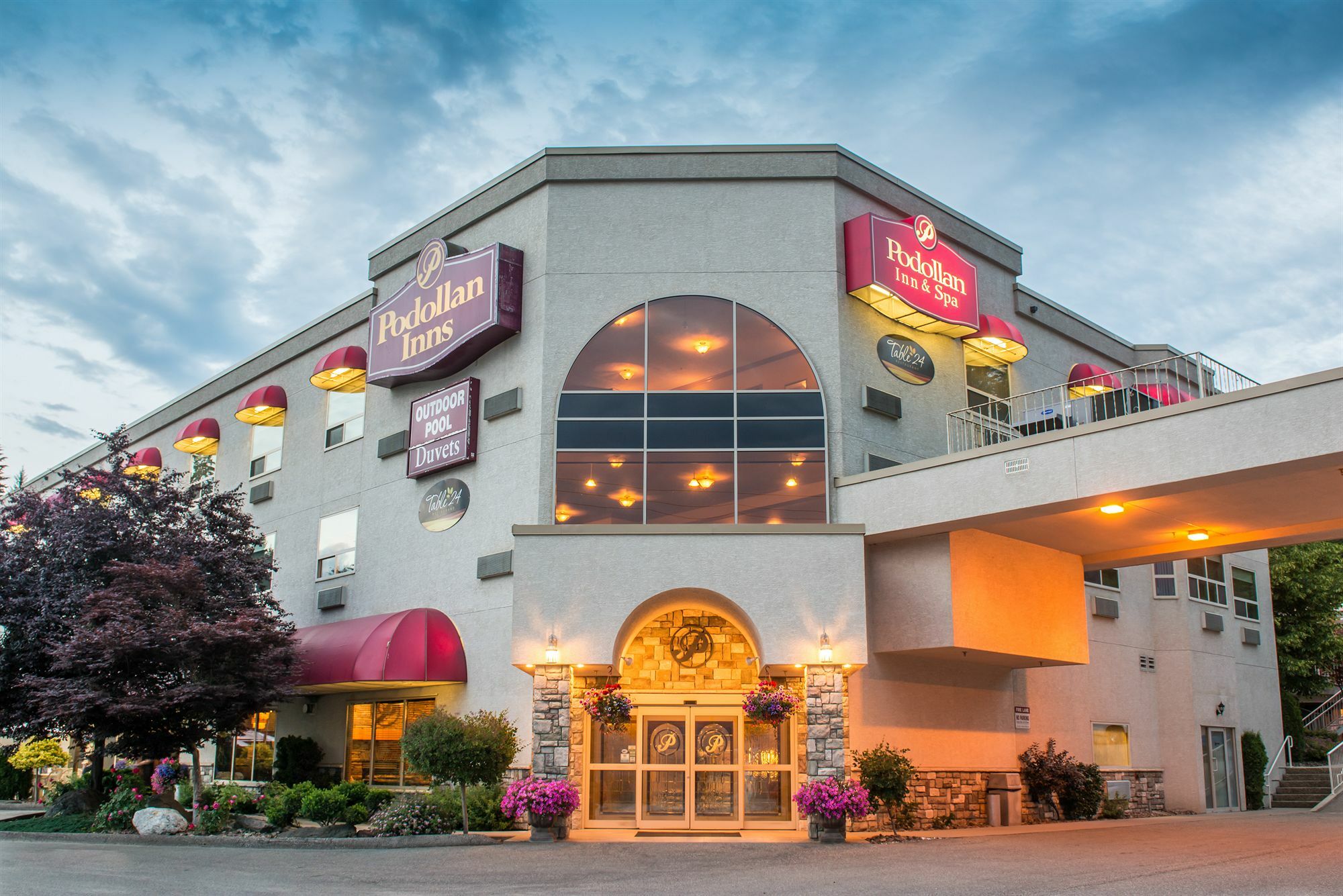 Hilltop Inn - Salmon Arm Exterior photo